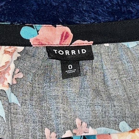 Torrid Mini Stretch Challis Aline Dress in Black and Florals Torrid size 0 US 12 - Picture 6 of 15